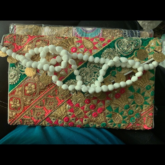 Clutch - Picture 5 of 6